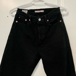 LEVI WEDGIE STRAIGHT BLACK